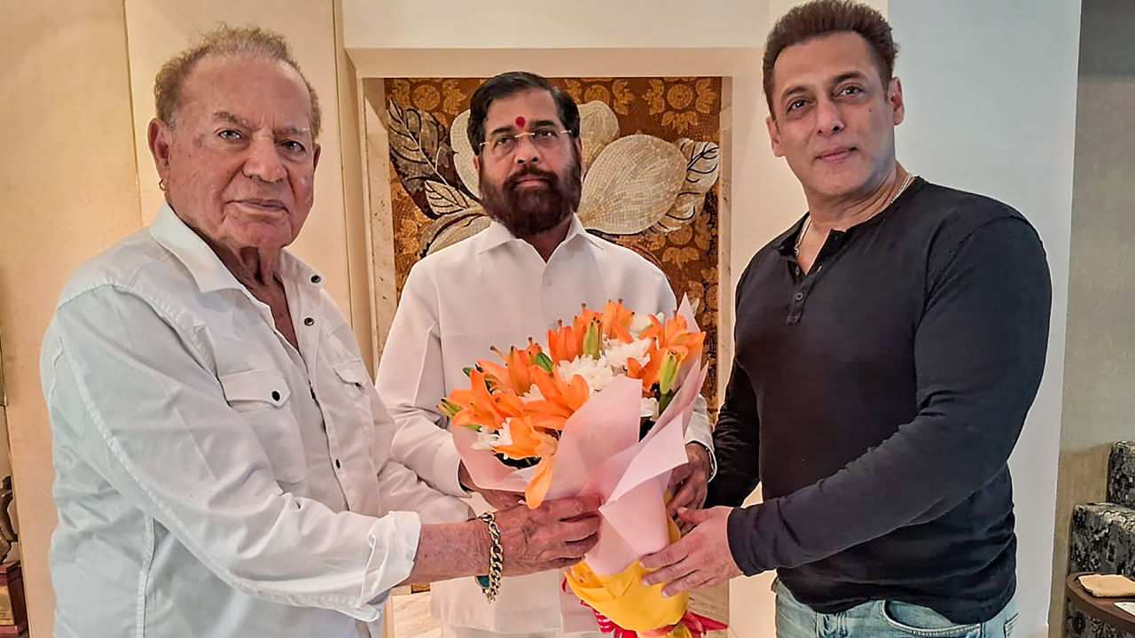 Maharashtra CM Eknath Shinde reached Galaxy Apartment to meet Salman Khan
